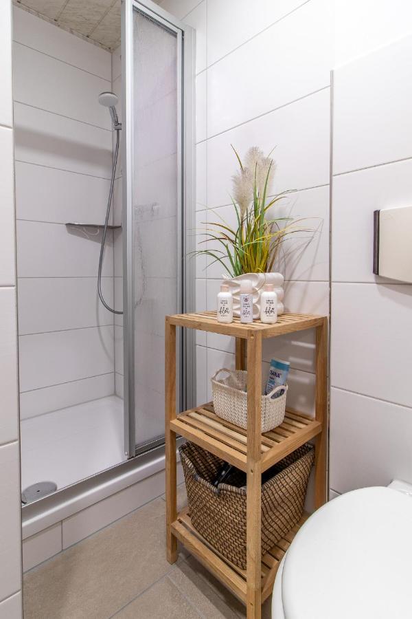 Modernes Apartment Im Gruenen I Balkon I Wlan I Stellplatz シュヴァルツェンベルク エクステリア 写真